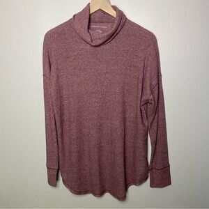 American Eagle cozy turtleneck medium red pink purple burgundy super soft